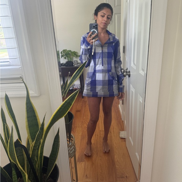Lululemon checkered wind breaker (royal blue/purple/white) size 6 - Picture 4 of 5